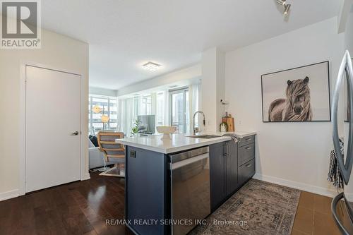 1202 - 4070 Confederation Parkway, Mississauga (Creditview), ON - Indoor Photo Showing Kitchen