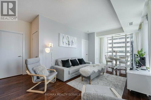 1202 - 4070 Confederation Parkway, Mississauga (Creditview), ON - Indoor Photo Showing Living Room