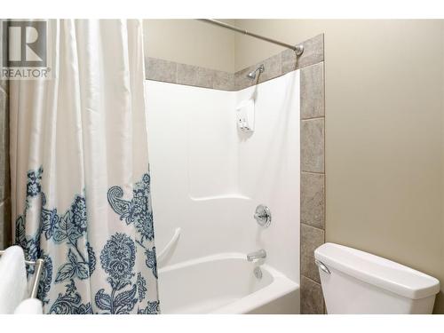 559 Long Ridge Drive S, Kelowna, BC - Indoor Photo Showing Bathroom