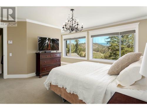 559 Long Ridge Drive S, Kelowna, BC - Indoor Photo Showing Bedroom