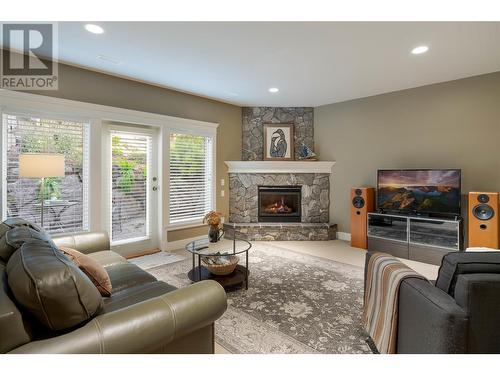 559 Long Ridge Drive S, Kelowna, BC - Indoor Photo Showing Living Room With Fireplace