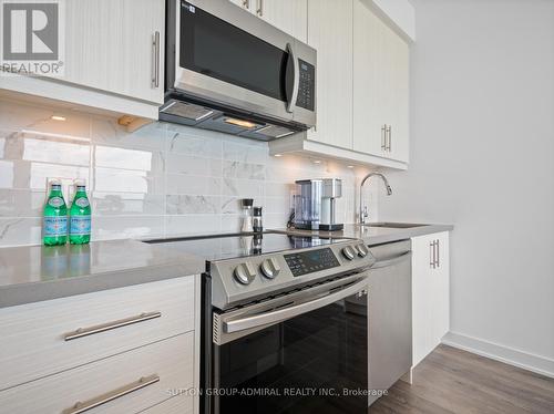 Lph09 - 95 Oneida Crescent, Richmond Hill, ON - Indoor Photo Showing Kitchen