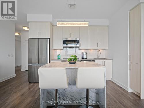 Lph09 - 95 Oneida Crescent, Richmond Hill, ON - Indoor Photo Showing Kitchen