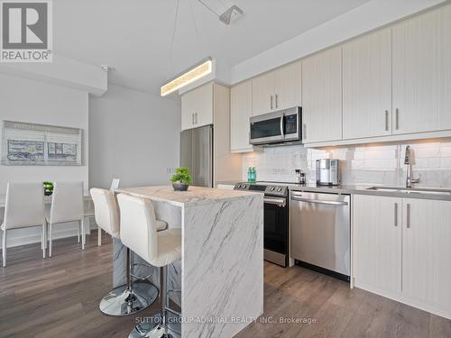 Lph09 - 95 Oneida Crescent, Richmond Hill, ON - Indoor Photo Showing Kitchen