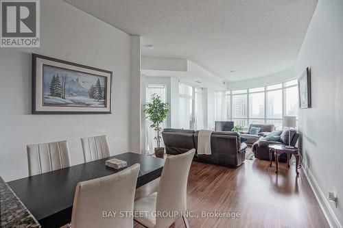 2002 - 310 Burnhamthorpe Road W, Mississauga (City Centre), ON - Indoor Photo Showing Dining Room