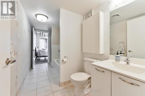 725 - 150 Sudbury Street S, Toronto (Little Portugal), ON - Indoor Photo Showing Bathroom