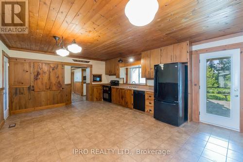 5390 8Th Line, Erin, ON - Indoor Photo Showing Kitchen