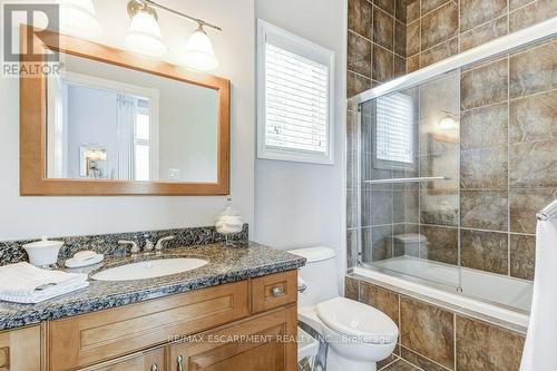 168 Diiorio Circle, Hamilton (Meadowlands), ON - Indoor Photo Showing Bathroom