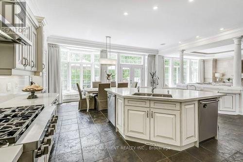 168 Diiorio Circle, Hamilton (Meadowlands), ON - Indoor Photo Showing Kitchen With Double Sink With Upgraded Kitchen