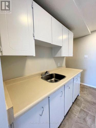 1608 - 1105 Jalna Boulevard, London, ON - Indoor Photo Showing Kitchen