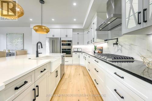 7007 Blue Coast Heights, Plympton-Wyoming, ON - Indoor Photo Showing Kitchen With Upgraded Kitchen