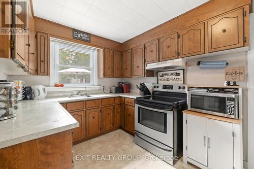 34 Orchard Drive, Belleville, ON - Indoor Photo Showing Kitchen