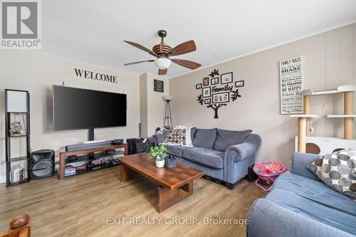 34 Orchard Drive, Belleville, ON - Indoor Photo Showing Living Room