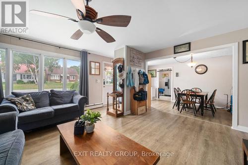 34 Orchard Drive, Belleville, ON - Indoor Photo Showing Living Room