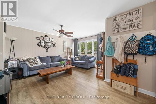 34 Orchard Drive, Belleville, ON - Indoor Photo Showing Living Room