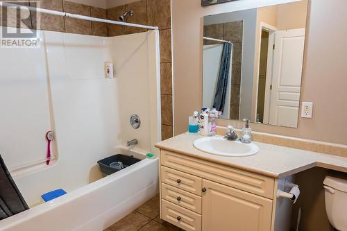 4208 Golf Course Drive, Osoyoos, BC - Indoor Photo Showing Bathroom