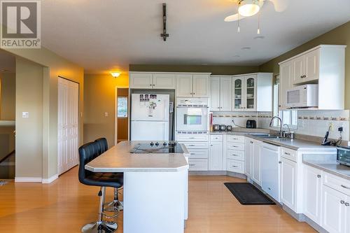 4208 Golf Course Drive, Osoyoos, BC - Indoor Photo Showing Kitchen With Double Sink