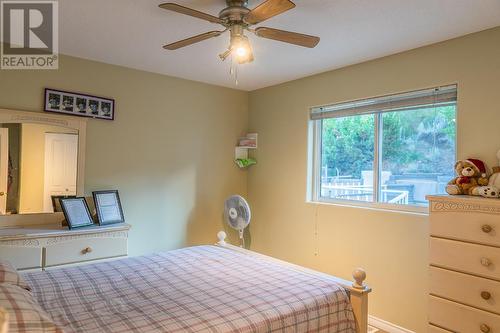 4208 Golf Course Drive, Osoyoos, BC - Indoor Photo Showing Bedroom