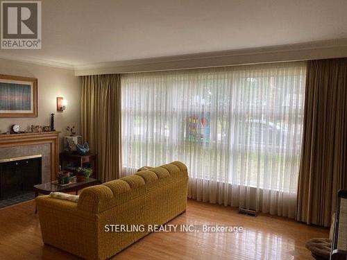 19 Hopperton Drive, Toronto (St. Andrew-Windfields), ON - Indoor Photo Showing Living Room With Fireplace