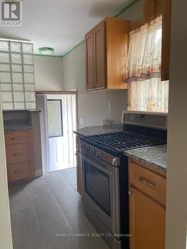 3095 Morris Drive, Windsor, ON - Indoor Photo Showing Kitchen