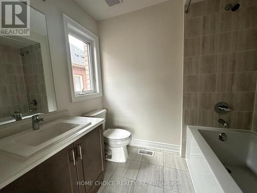 18 Father Muckle Avenue, Georgina (Keswick South), ON - Indoor Photo Showing Bathroom