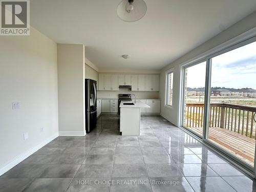 18 Father Muckle Avenue, Georgina (Keswick South), ON - Indoor Photo Showing Kitchen