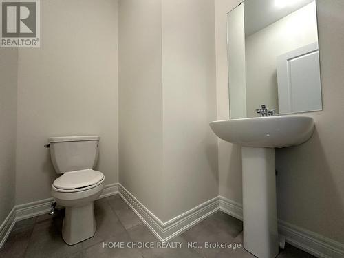 18 Father Muckle Avenue, Georgina (Keswick South), ON - Indoor Photo Showing Bathroom