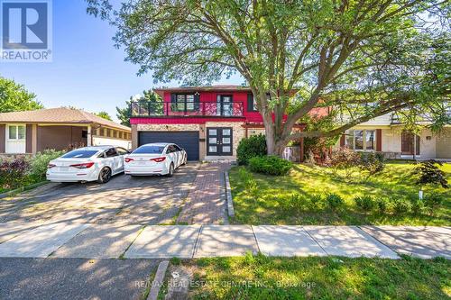 90 Centre Street S, Brampton, ON - Outdoor With Facade