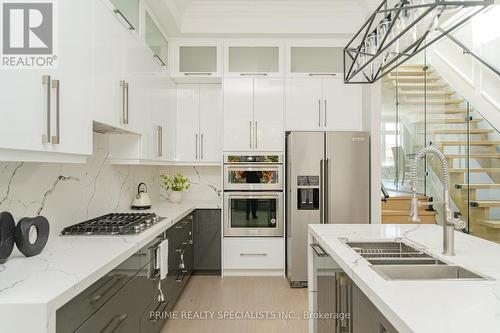 71 Sixteenth Street, Toronto (New Toronto), ON - Indoor Photo Showing Kitchen With Double Sink With Upgraded Kitchen