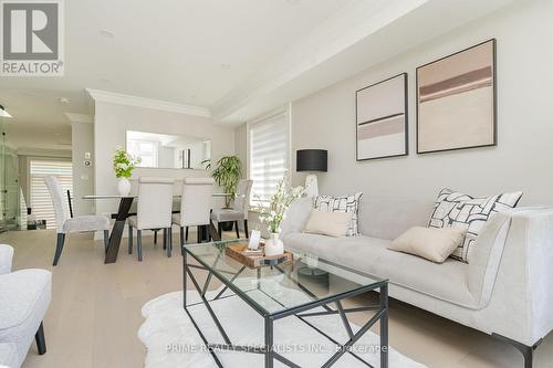 71 Sixteenth Street, Toronto (New Toronto), ON - Indoor Photo Showing Living Room