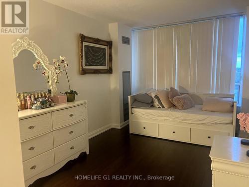 2010 - 22 Hanover Road, Brampton (Queen Street Corridor), ON - Indoor Photo Showing Bedroom