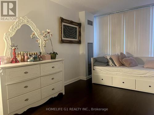 2010 - 22 Hanover Road, Brampton (Queen Street Corridor), ON - Indoor Photo Showing Bedroom