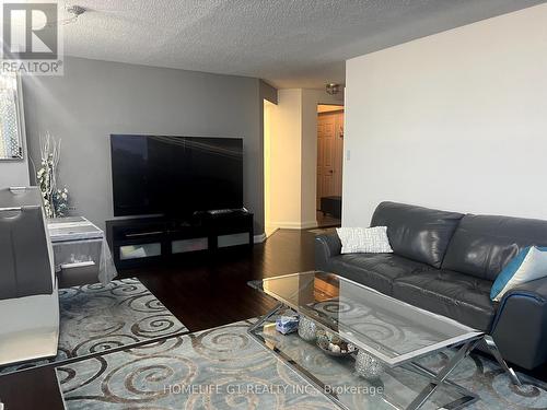 2010 - 22 Hanover Road, Brampton (Queen Street Corridor), ON - Indoor Photo Showing Living Room