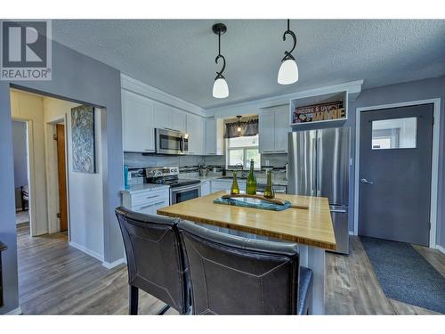 6008 Cottonwood Drive, Osoyoos, BC - Indoor Photo Showing Kitchen With Double Sink