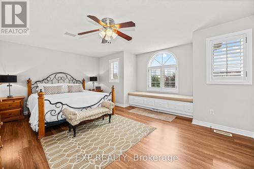 17 Hillcroft Drive, Hamilton (Stoney Creek Mountain), ON - Indoor Photo Showing Bedroom