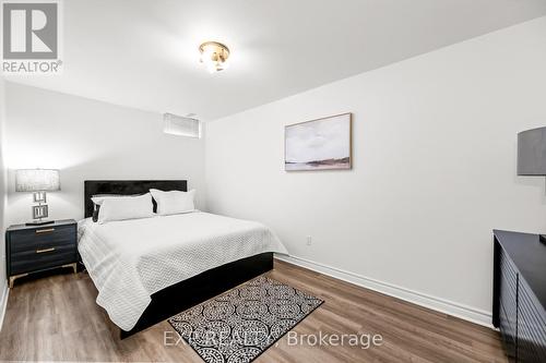 17 Hillcroft Drive, Hamilton (Stoney Creek Mountain), ON - Indoor Photo Showing Bedroom