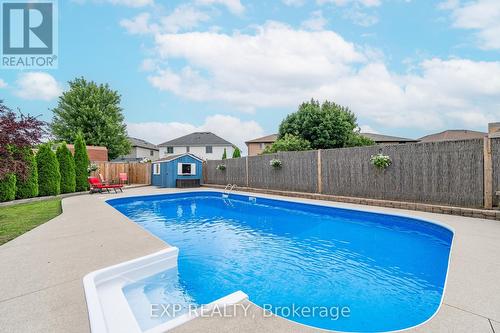 17 Hillcroft Drive, Hamilton (Stoney Creek Mountain), ON - Outdoor With In Ground Pool With Backyard