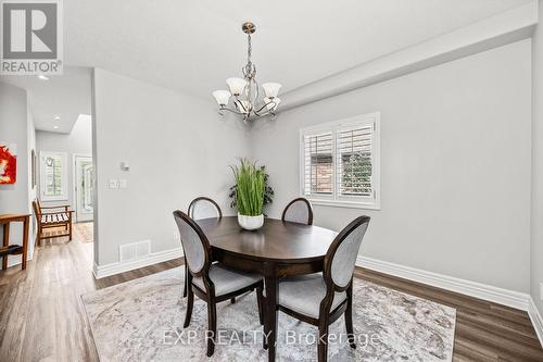 17 Hillcroft Drive, Hamilton (Stoney Creek Mountain), ON - Indoor Photo Showing Dining Room