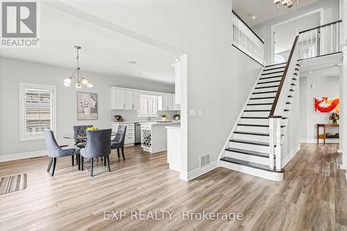 17 Hillcroft Drive, Hamilton (Stoney Creek Mountain), ON - Indoor Photo Showing Dining Room