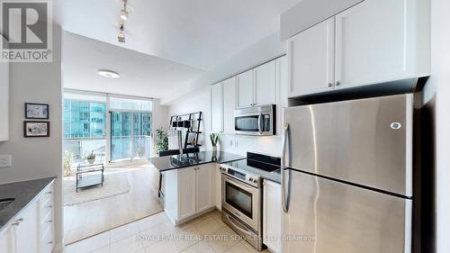 2603 - 225 Webb Drive, Mississauga (City Centre), ON - Indoor Photo Showing Kitchen With Stainless Steel Kitchen