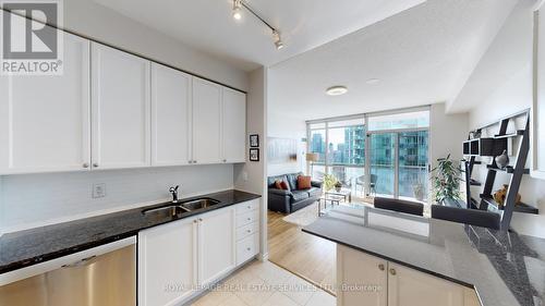 2603 - 225 Webb Drive, Mississauga (City Centre), ON - Indoor Photo Showing Kitchen With Double Sink