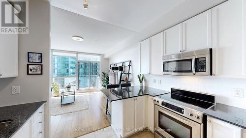 2603 - 225 Webb Drive, Mississauga (City Centre), ON - Indoor Photo Showing Kitchen