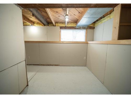 860 Wallinger Avenue, Kimberley, BC - Indoor Photo Showing Basement