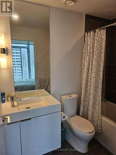 2310 - 33 Helendale Avenue, Toronto (Yonge-Eglinton), ON - Indoor Photo Showing Bathroom