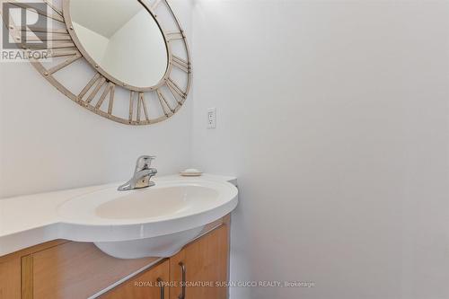 425 - 119 Merton Street, Toronto (Mount Pleasant West), ON - Indoor Photo Showing Bathroom