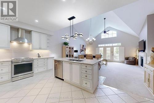 9 Bill Knowles Street, Uxbridge, ON - Indoor Photo Showing Kitchen With Double Sink With Upgraded Kitchen