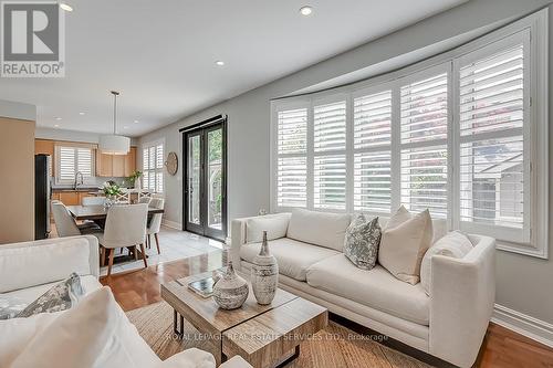 2284 Foxhole Circle, Oakville (West Oak Trails), ON - Indoor Photo Showing Living Room