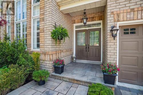 2284 Foxhole Circle, Oakville (West Oak Trails), ON - Outdoor