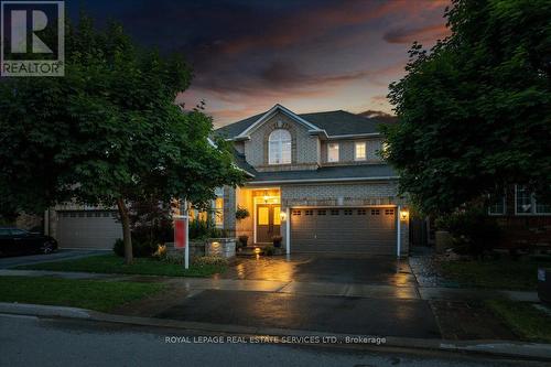 2284 Foxhole Circle, Oakville (West Oak Trails), ON - Outdoor