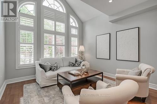 2284 Foxhole Circle, Oakville (West Oak Trails), ON - Indoor Photo Showing Living Room